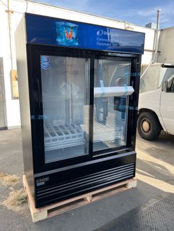 Dukers Glass Door Merchandiser commercial Refrigerator NEW