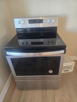 Whirlpool Stainless Steel Electric Range – $250 OBO