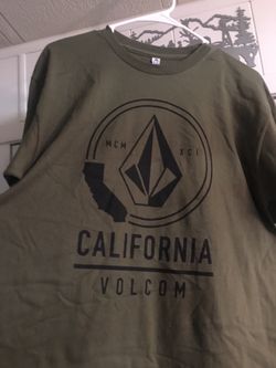 New VOLCOM t-shirt $7 obo