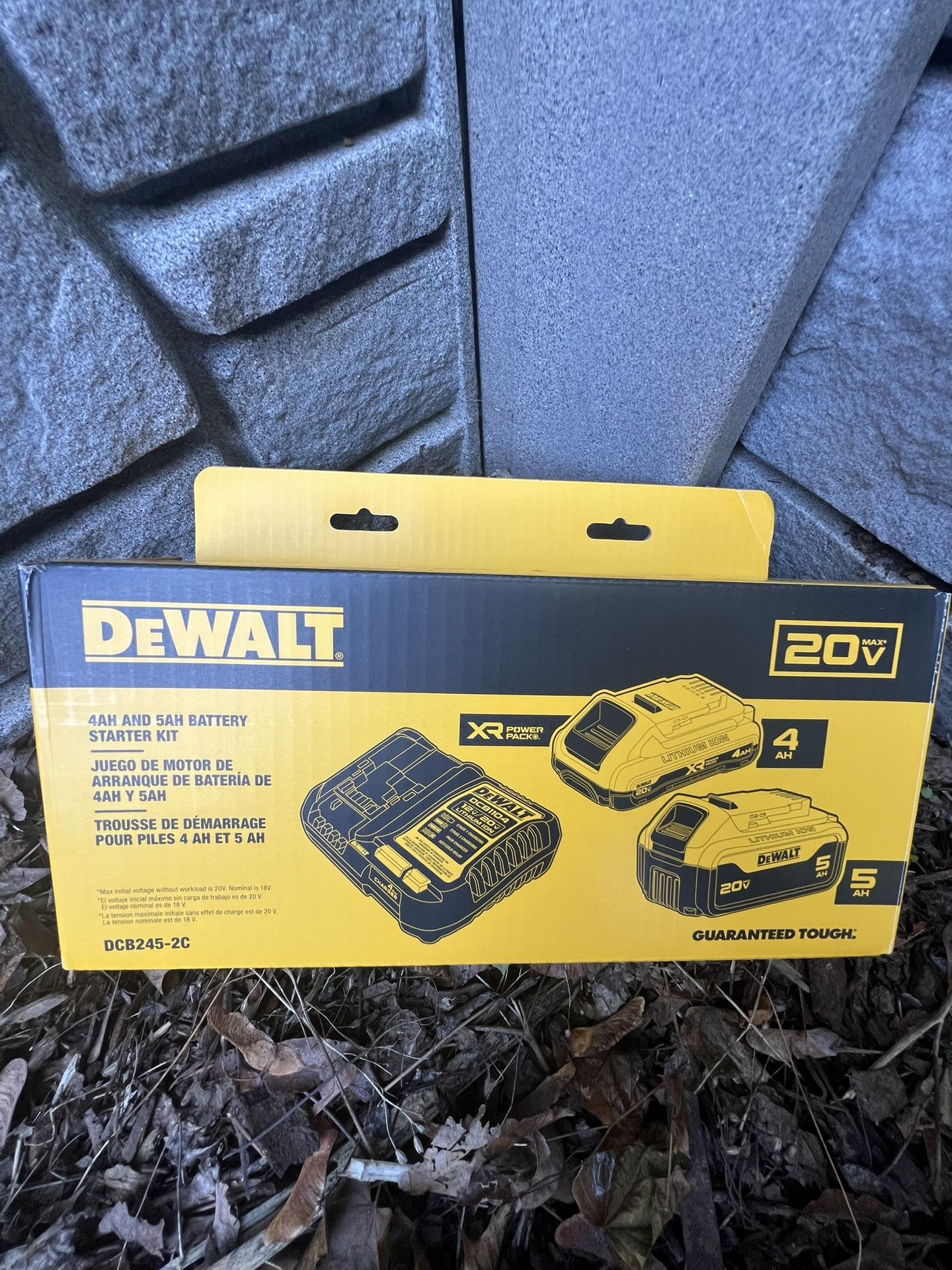 DeWalt 20V MAX Lithium-lon Starter Kit with 4.0 Ah and 5.0 Ah Batteries and Charger DCB245-2C