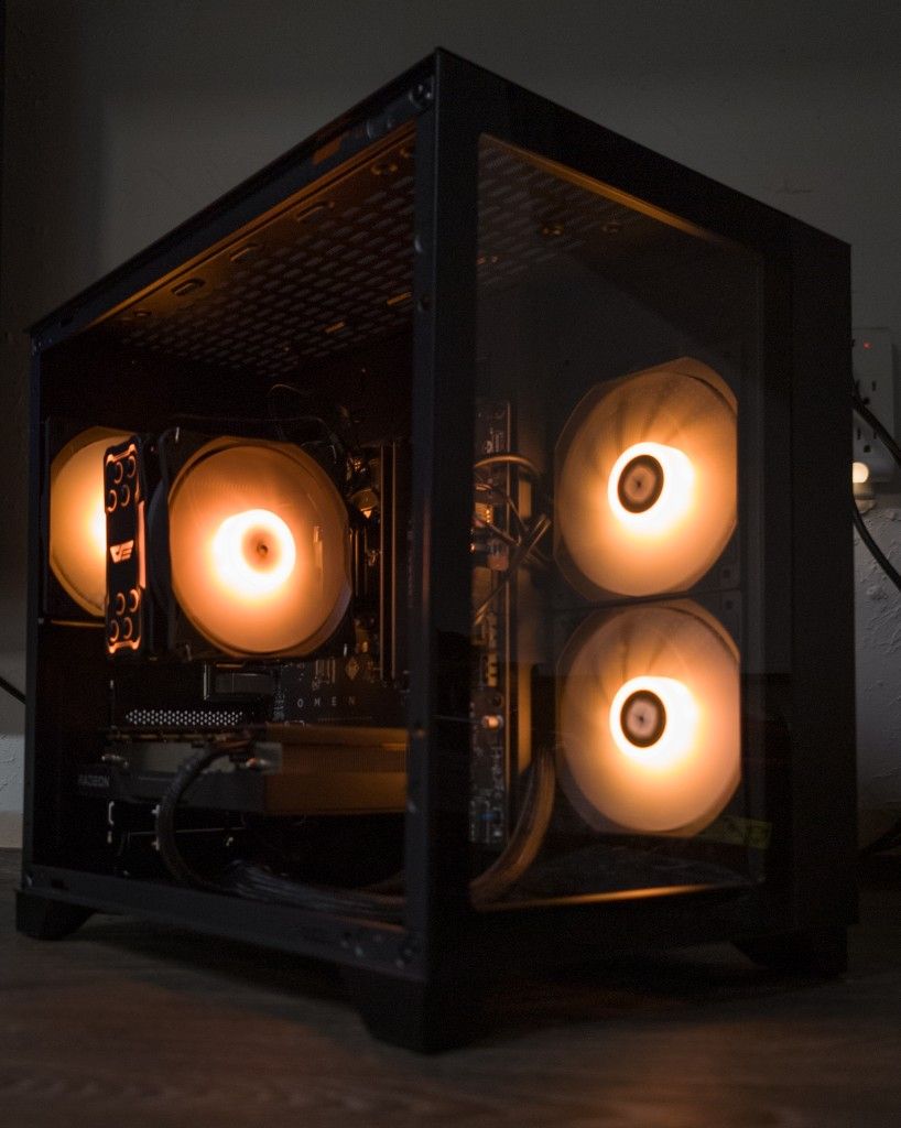 Intel i7 | RX 6650 XT | 16 GB ram | SSD Storage Gaming Pc