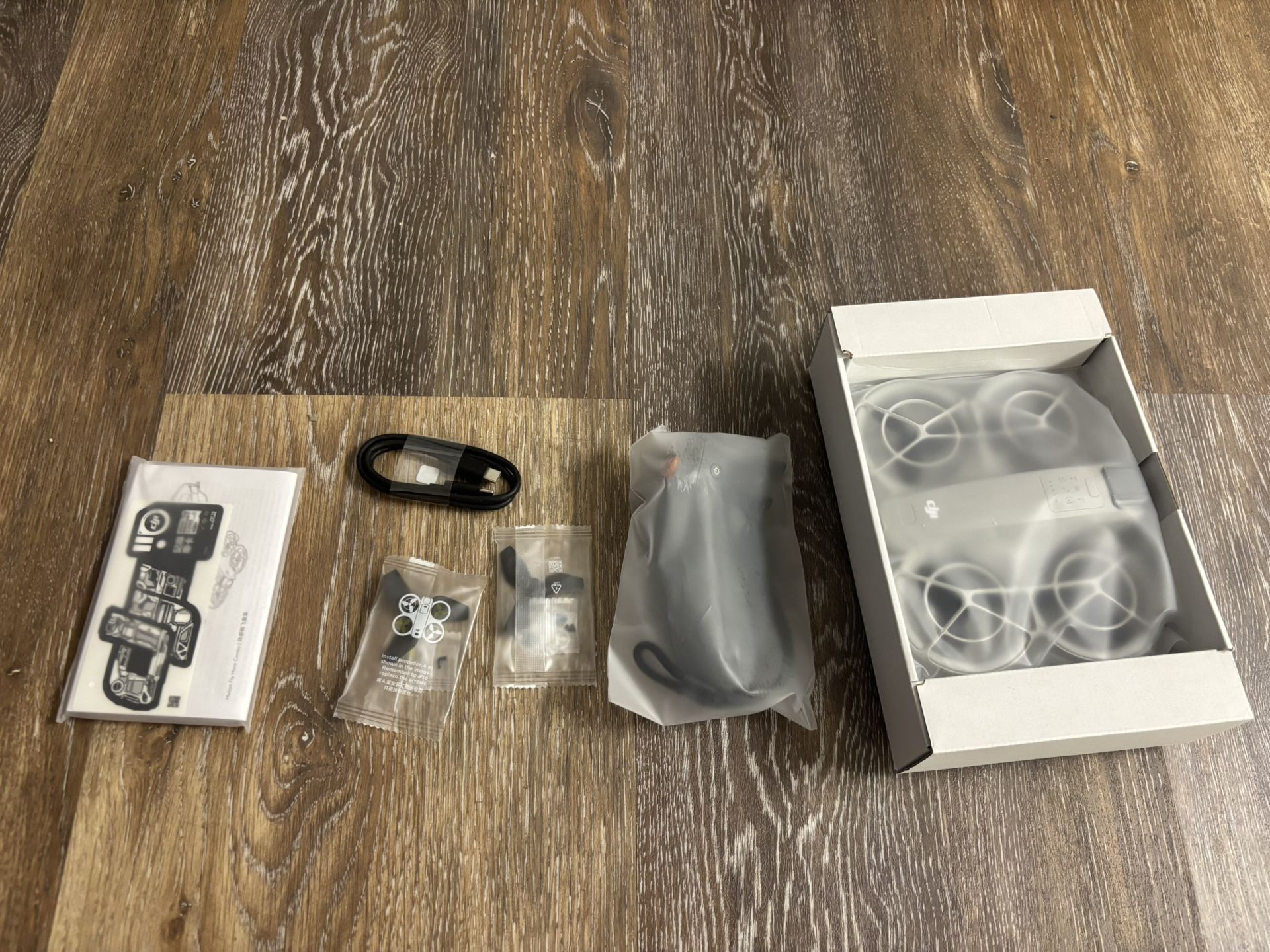 DJI Neo Drone and Motion Controller3 w/ xtra Propeller & Manual 