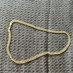Do fake chains deals make your neck green