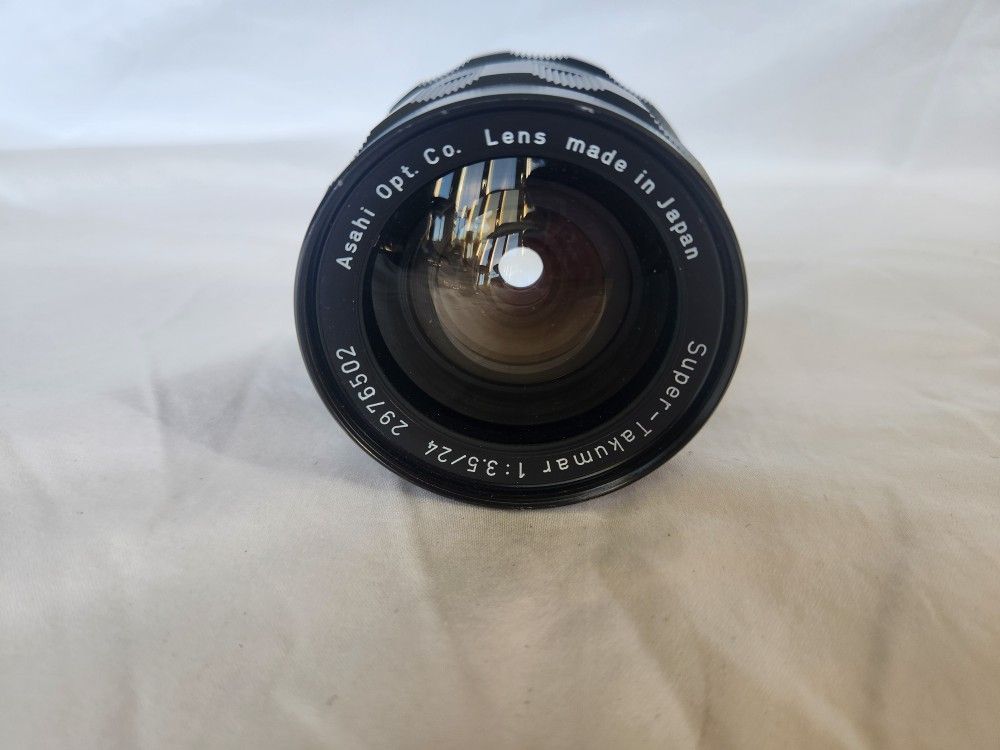 Asahi PENTAX Super Takumar 24mm F/3.5 MF Wide Angle Lens M42 and Metal Hood