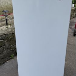 Whirlpool 15.7-cu ft Frost-free Upright Freezer
