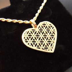 NEW 10K GOLD LADIES HEART PENDANT WITH CHAIN