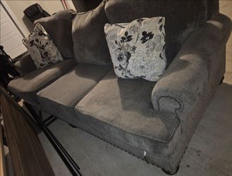 couch $200 MPU