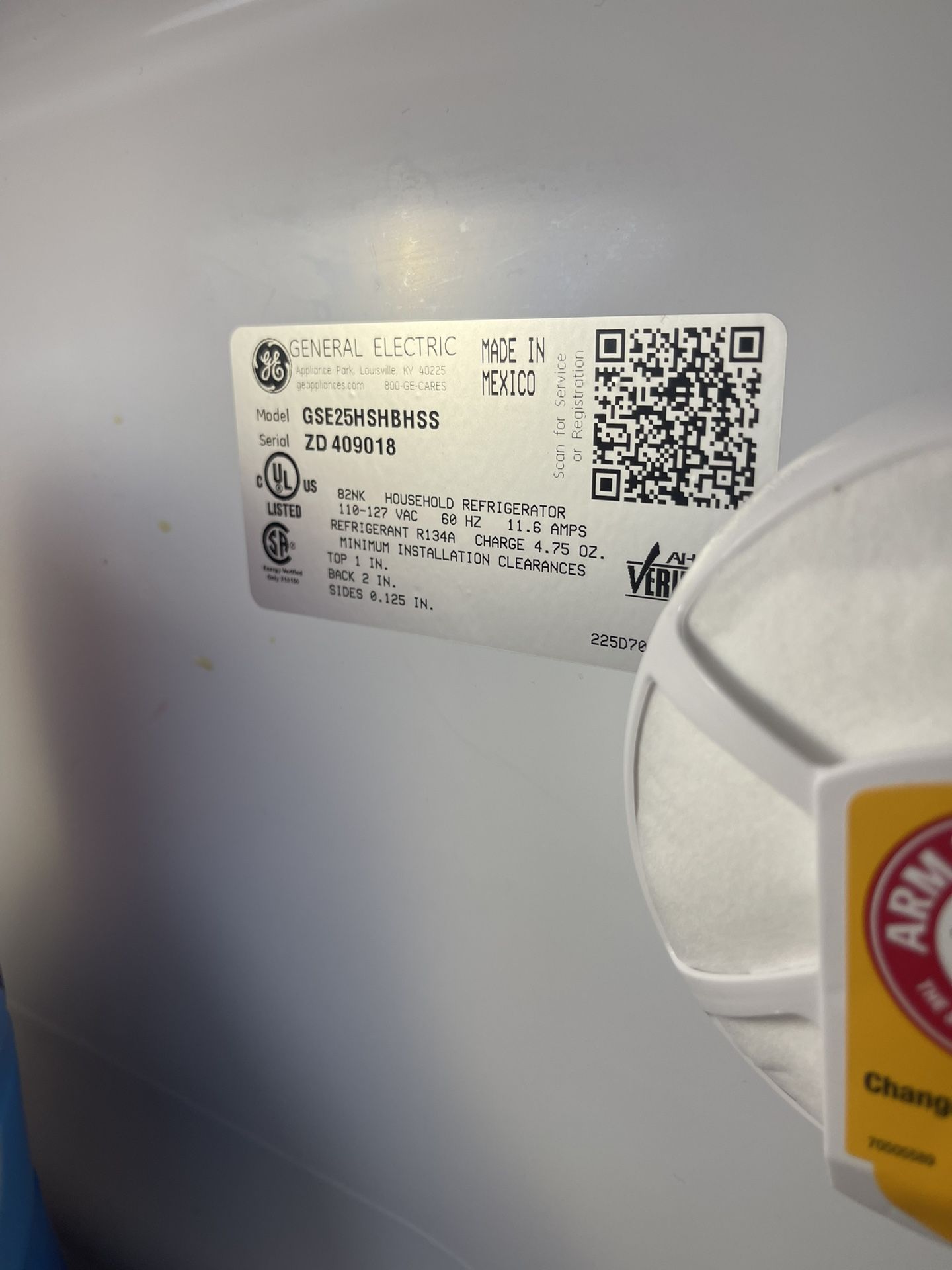 GE ENERGY STAR 25.3 Cu. Ft. SideBySide Refrigerator Model GSE25HSHS