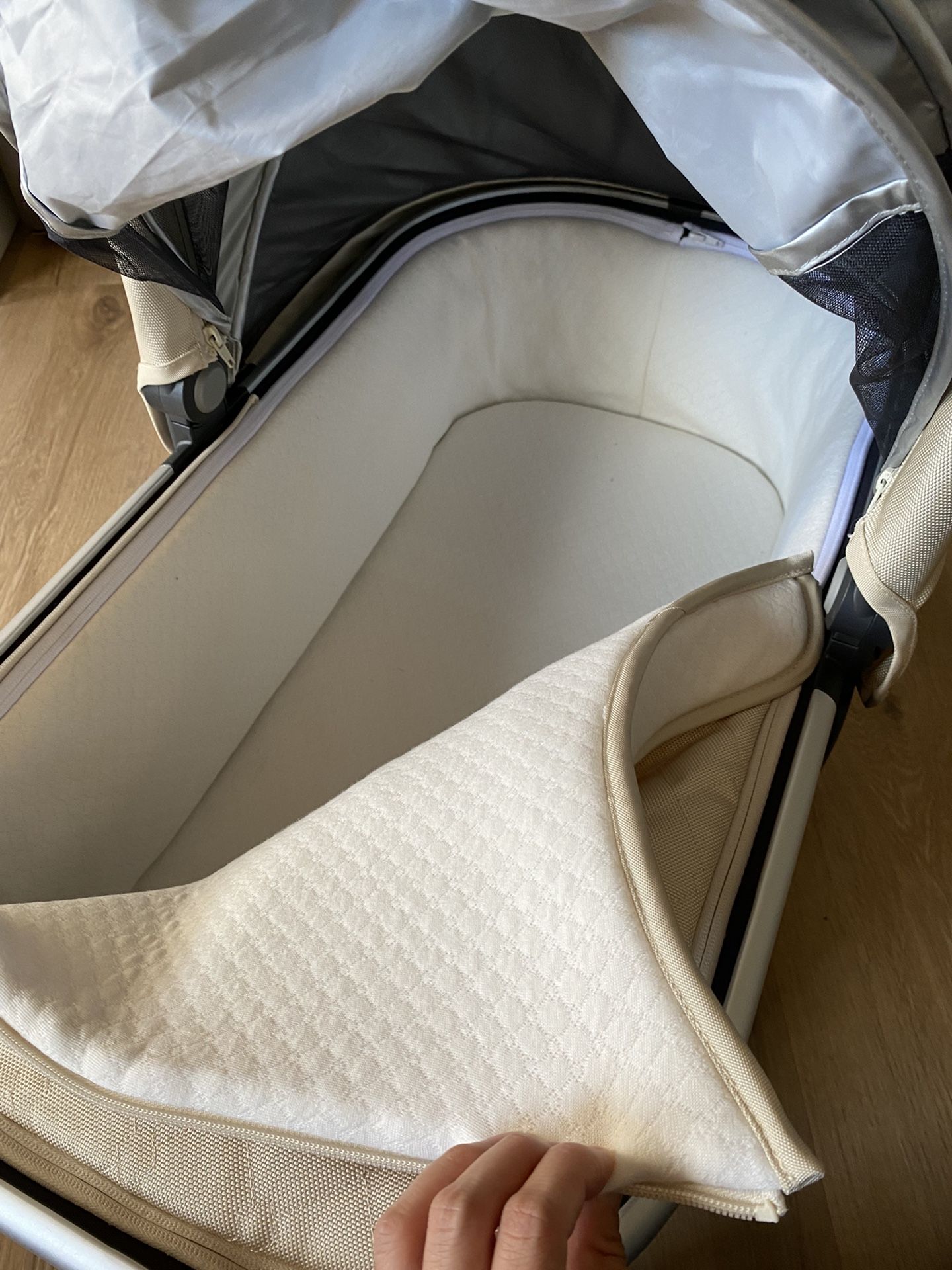 Baby Sleeping In Uppababy Bassinet suturasonline .br