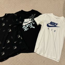 Nike Men’s Tshirts Size S