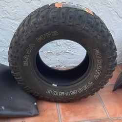 Mickey Thomson BAJA MYZ 315 70 r 17