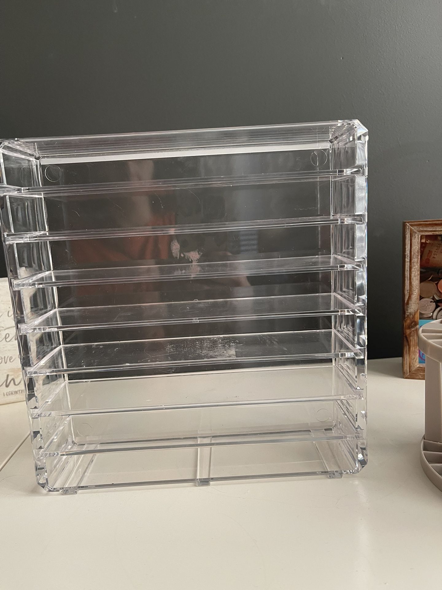 Eyeshadow Pallet Shelve And Makeup Brush Holder