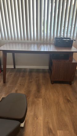 60 in desk with storage