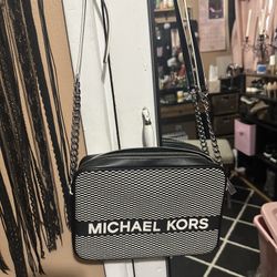 Michael Kors Cross Body Purse 