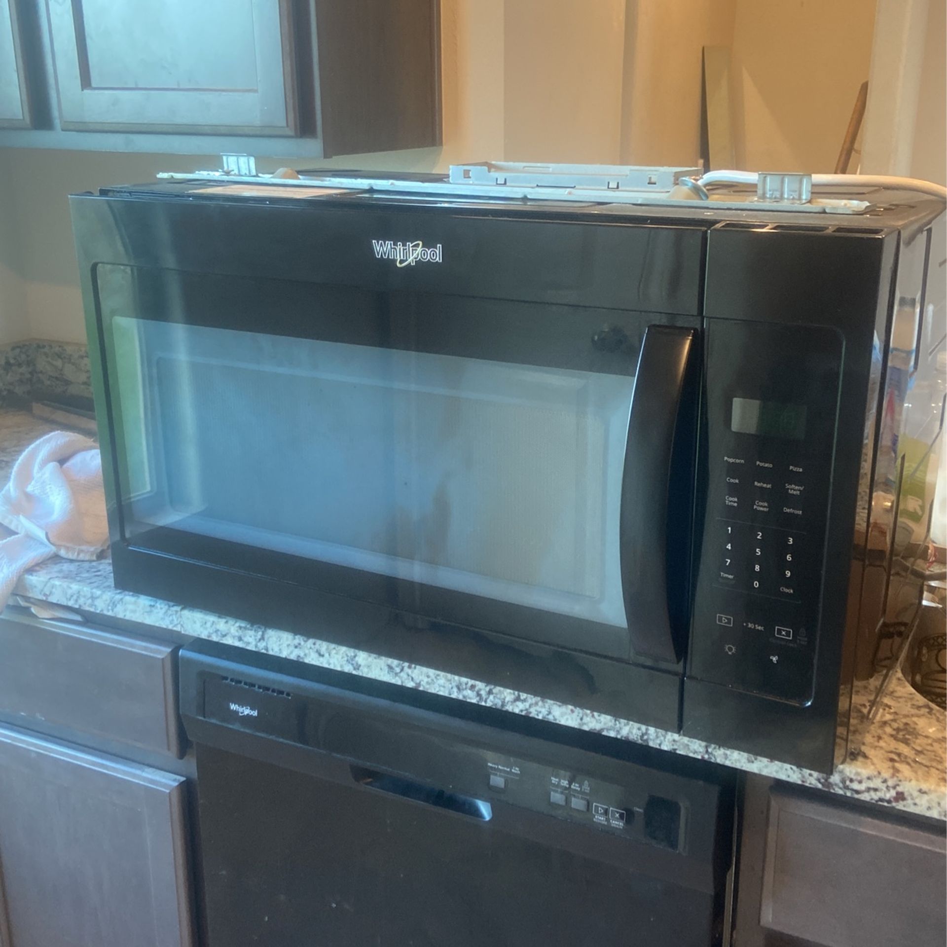 Microwave And Electric Stove