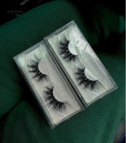 Strip eyelashes from ontario mills