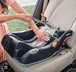 Chicco Car seat and base for car