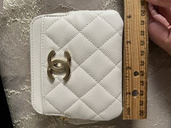 White CHANEL Zipped Card Holder & Coin Purse for Sale in Los