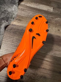 Soccer cleats size 7