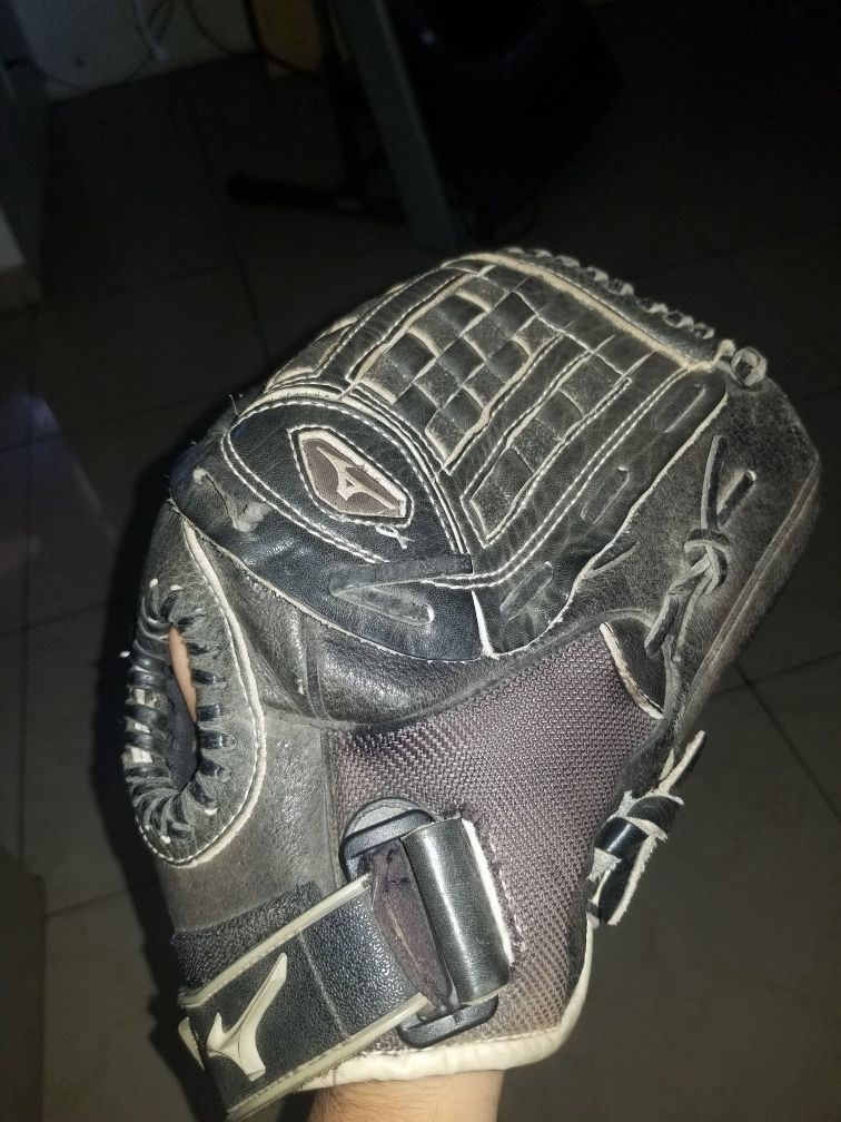 Mizuno 12.5 inch Softball Glove