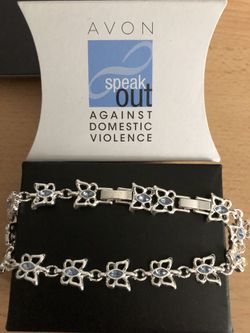 Avon Bracelet, Sliver Color, One Size