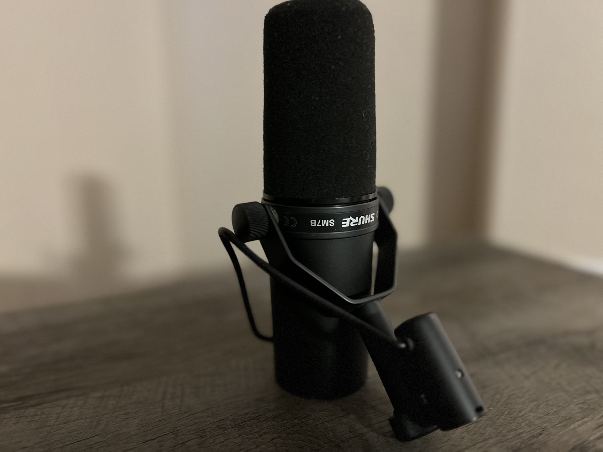 Shure Sm7B Dynamic Microphone