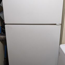 Amana Refrigerator 