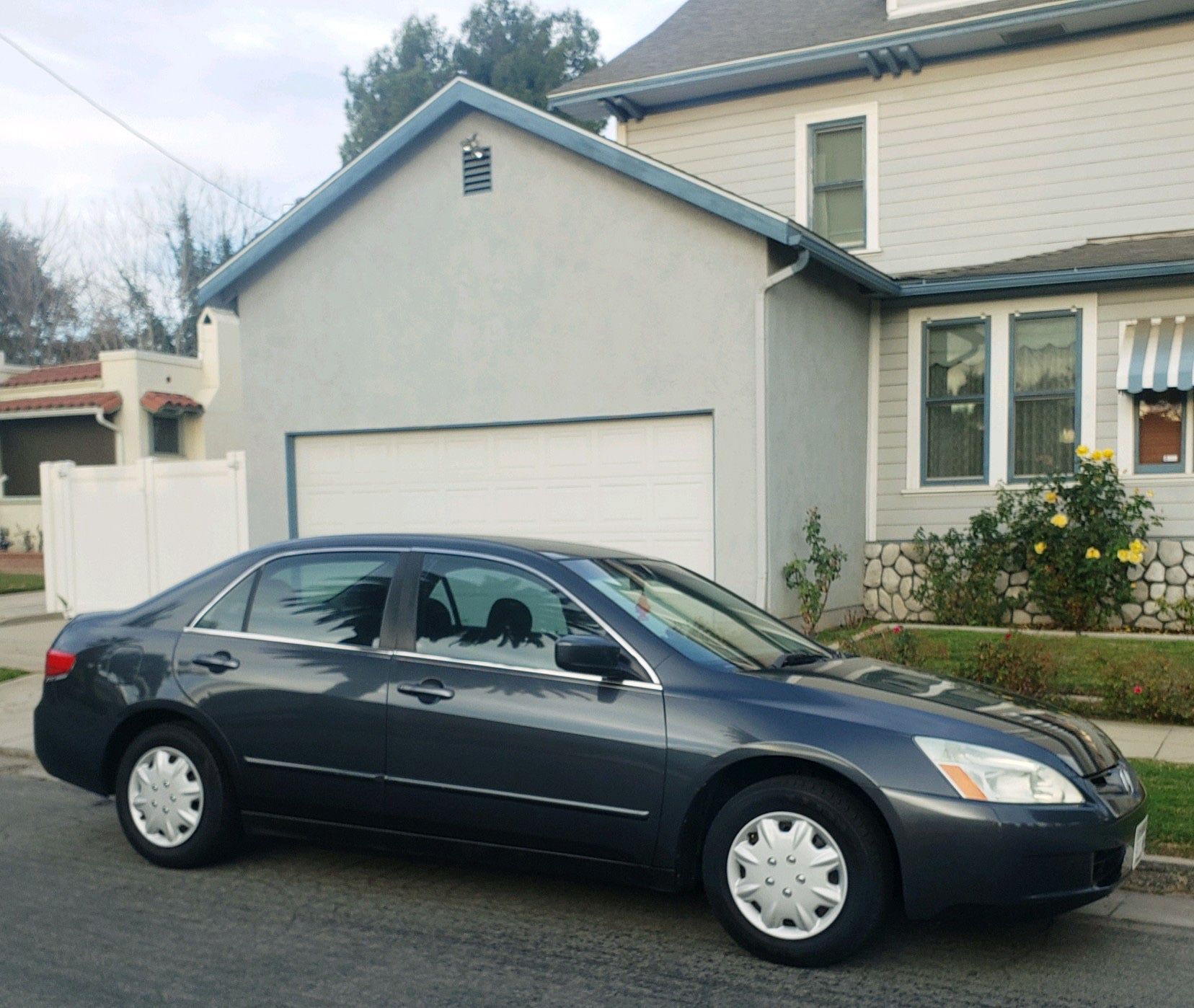 2OO5 Honda Accord LX Sedan / 137K Miles / Very Nice