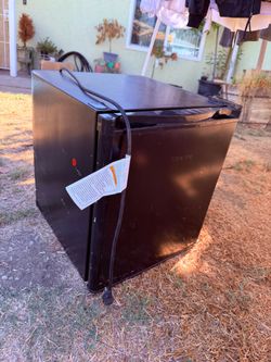 Mini fridge