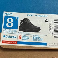 Men's Columbia Hiking Shoe Size 8.5 with box