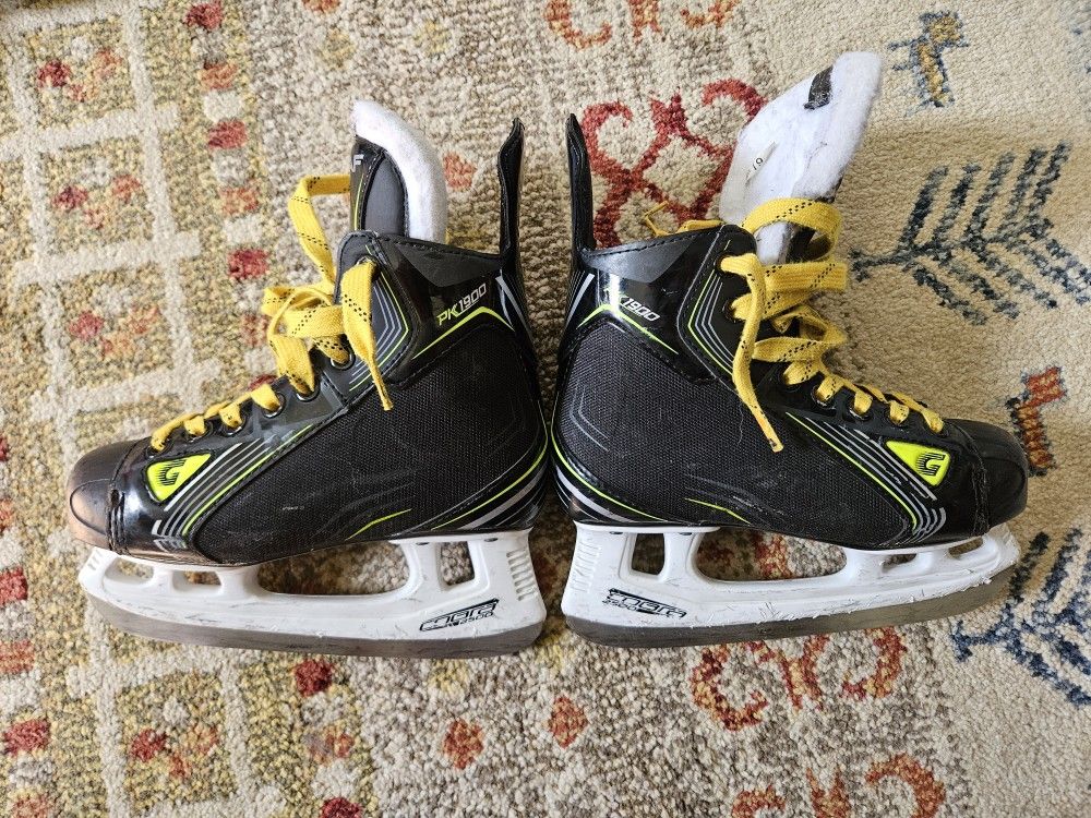 Graf Hockey Skates Size 2