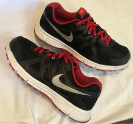NIKE SHOES SIZE 7Y