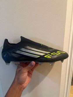 Soccer cleats