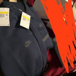 Nike Tech (Navy blue)