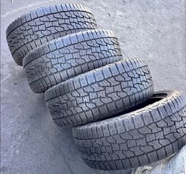 235 55 18 Set 4 Tires Falken Con 80% de Vida Las 4 🕹️