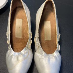 Aida Standard 040P White Satin Flare Heel 2.5” Size 23