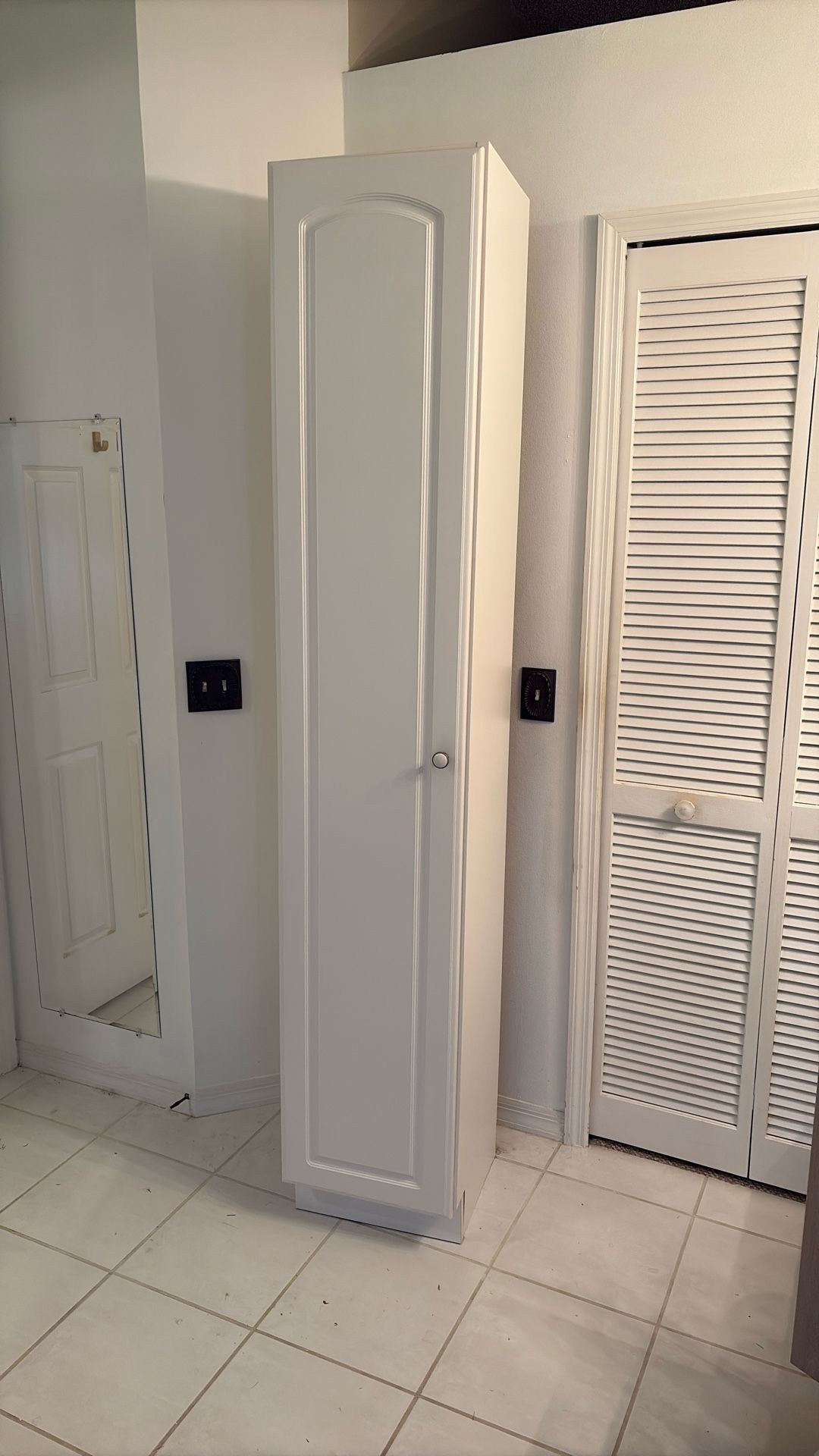 White Cabinet 