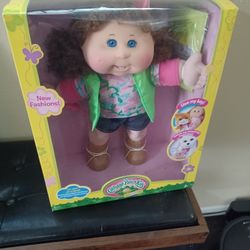 Girl Cabbage Patch Kids New In Box 