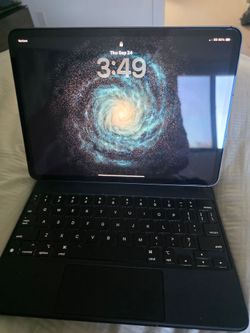 Apple iPad with Magic Keyboard Case