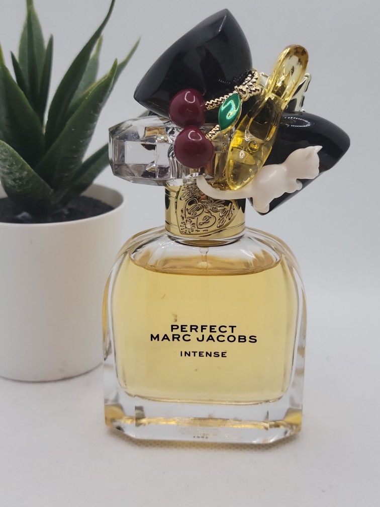 Marc Jacobs
Perfect Intense Eau de Parfum
1 fl
