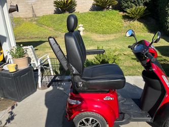 Baja Raptor scooter
