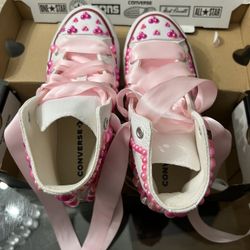 Converse Girls Size 1 Tennis Shoes