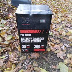 PRO-SERIES BATTERY CHARGER ENGINE STARTER 