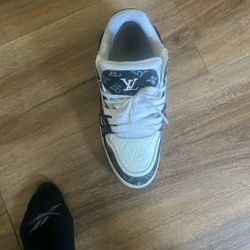 LV Size 11.5 For 400$