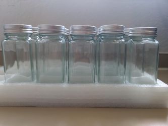 15 Glass Spice Jars with Metal Lids & 36 Spice Labels