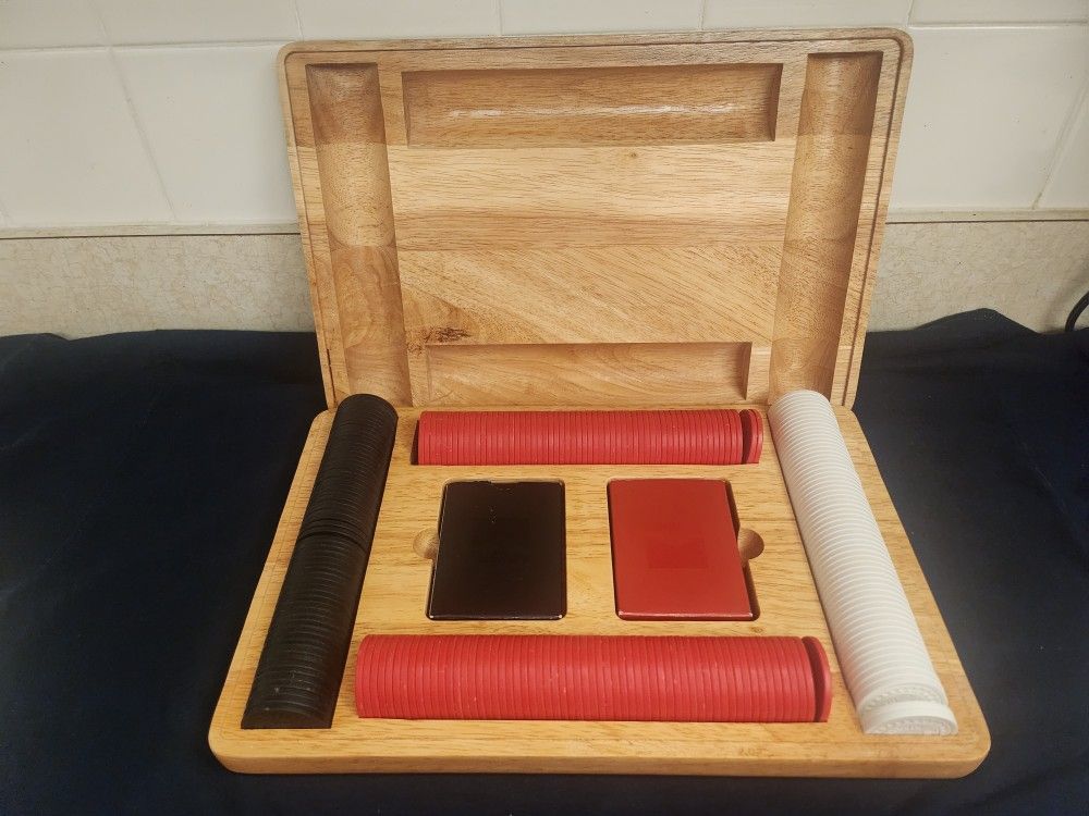 Marlboro Playing Card Set With Chips