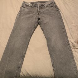 H&M relaxed jeans (brand new) 36/32
