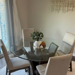 Dining Room Set - Table, 4 Chairs, Rug & Centerpiece