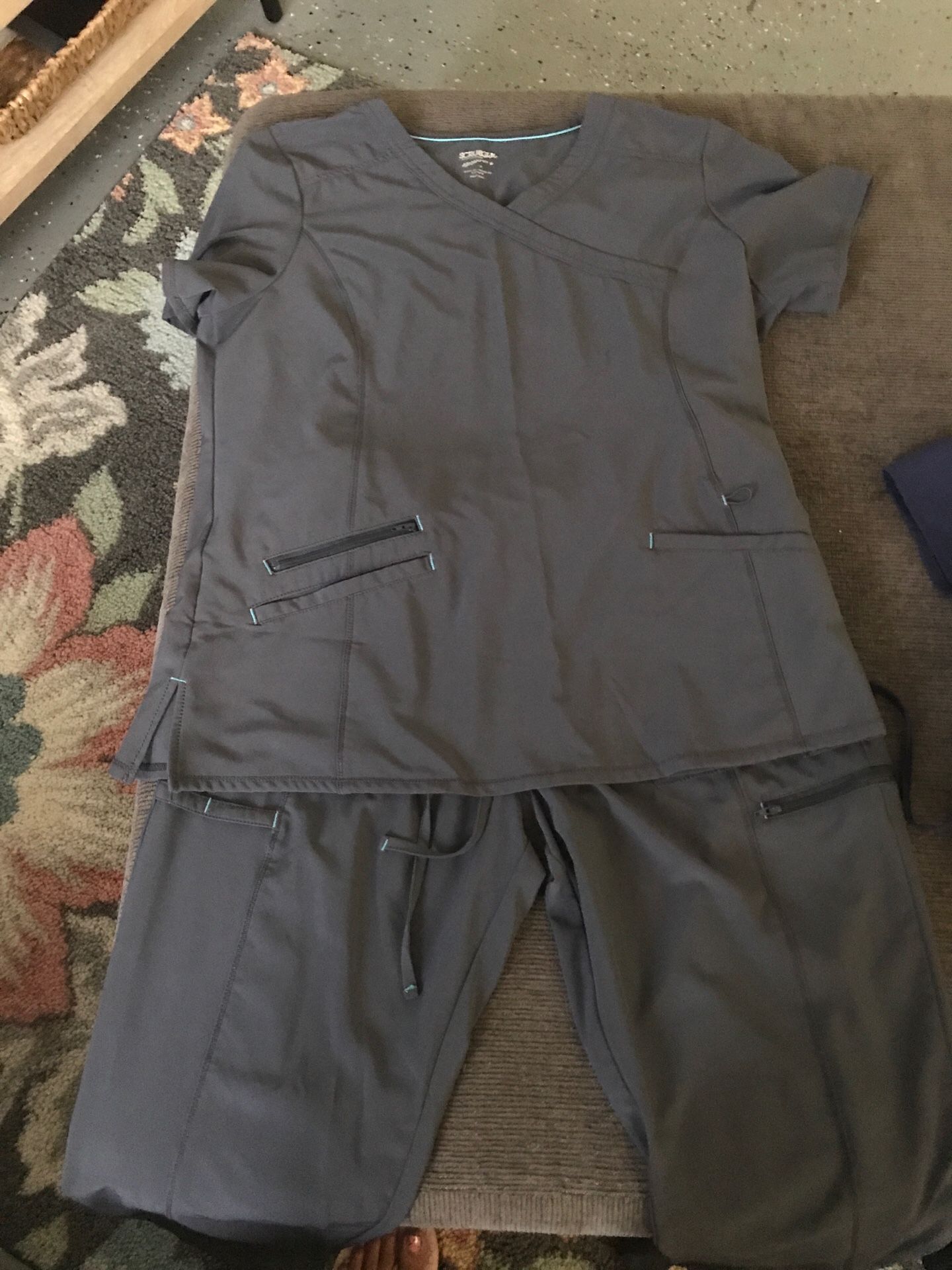 Scrubs size Large