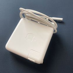 Apple MagSafe Power Adapter for MacBook 